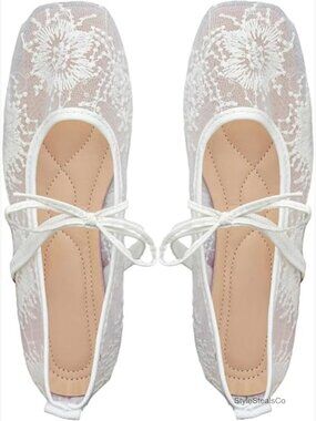 Women’s White Lace Tie Ballet Flats
